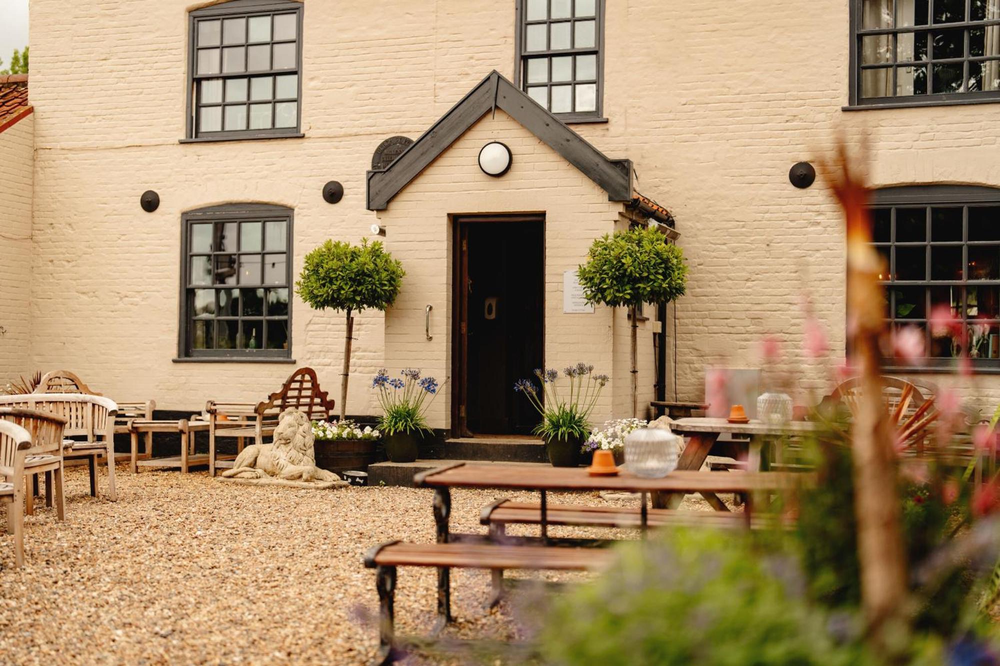 ホテル Wheatacre White Lion Burgh Saint Peter エクステリア 写真